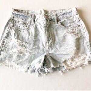 American Eagle Womens Light Wash Distressed Ripped Jean Short Size 4